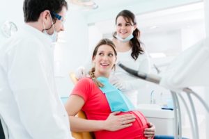 pregnant woman dentist